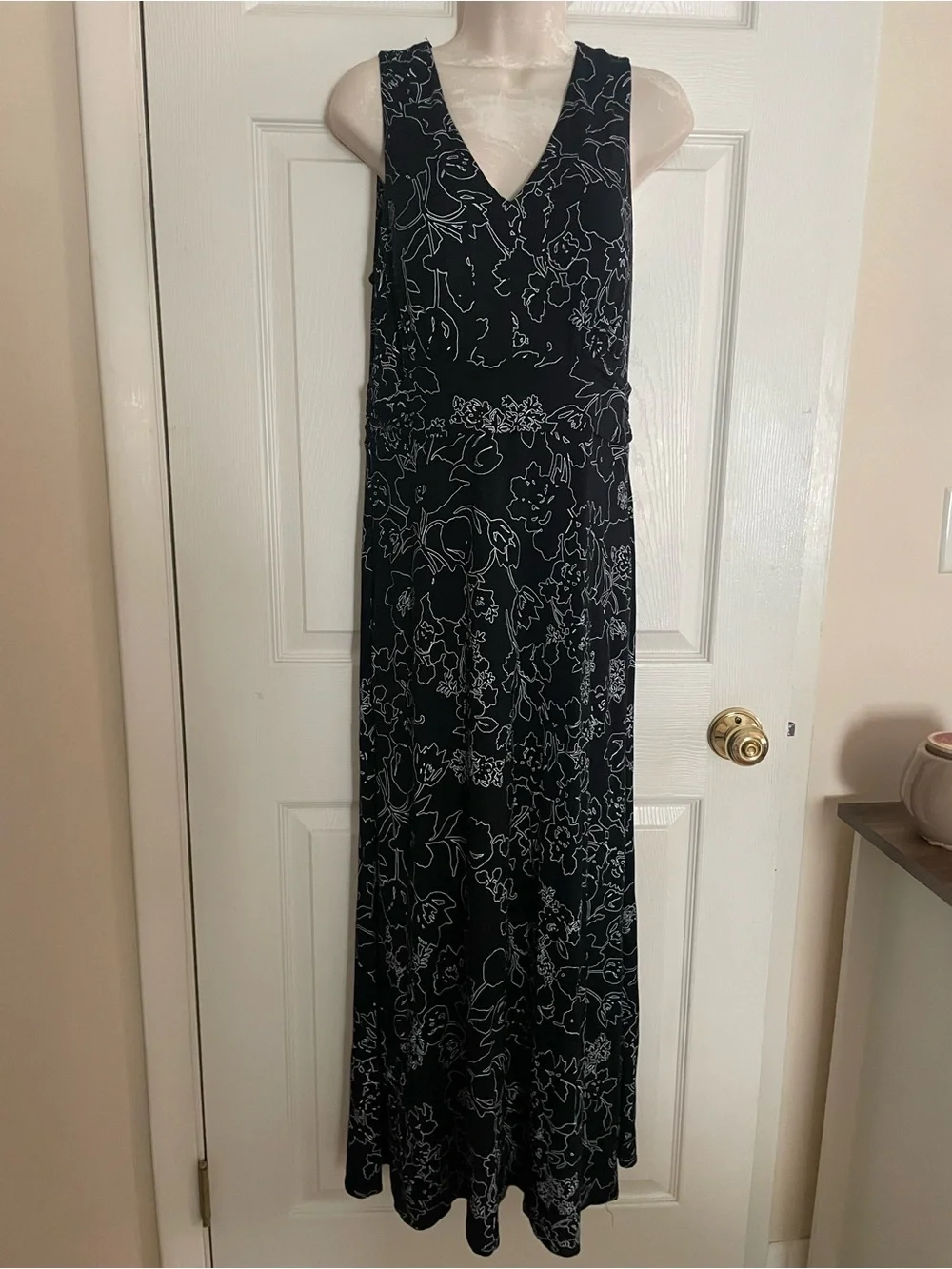 Sleeveless Black Floral Maxi Loungewear Nightgown Size Small